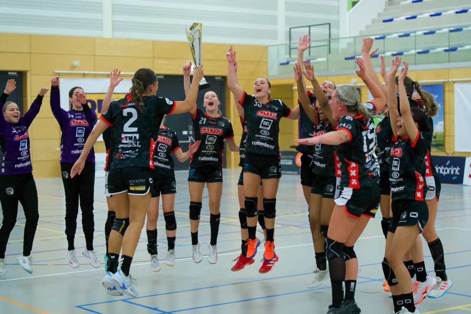 Geslaagde generale repetitie: Nieuw VOC wint ook NH Cup